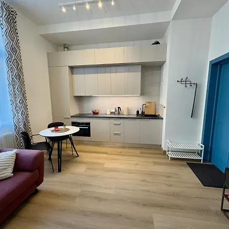 Brand New Modern Flat In Center Daire